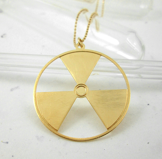 Radioactive gold necklace by Delftia science jewelry