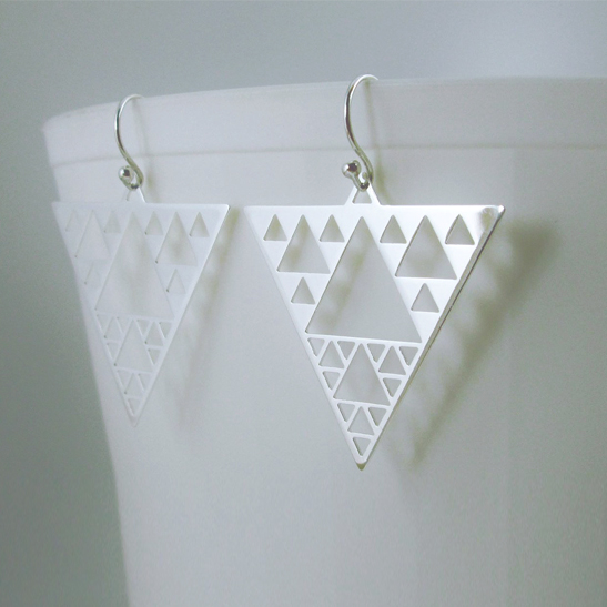 Sierpinski-earrings-in-silver-by-Delftia-Science-Jewelry